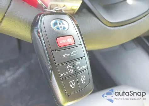 2024 Toyota Sienna Xle z USA, uszkodzony, nr VIN 5TDYRKEC2RS187596